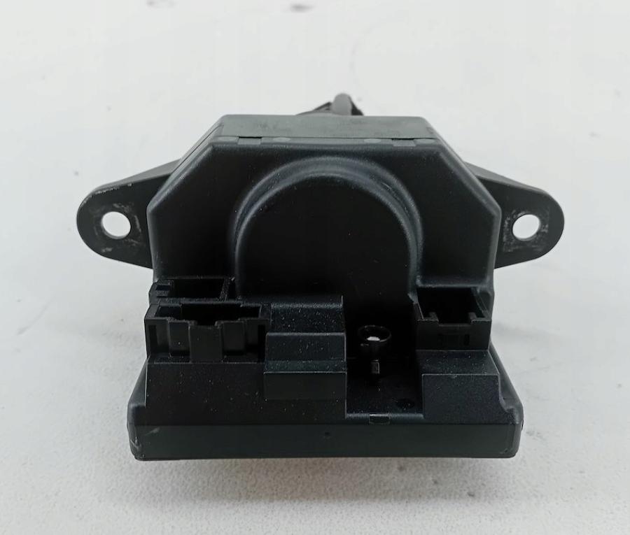 Audi A6 C6 2004-2011 sedan 2.0 TDI diesel MT 103 kW 2008 Spínacia skrinka 4F0909131D