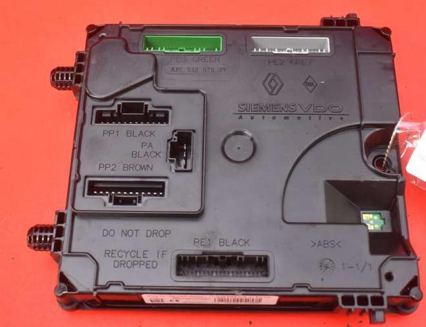 Renault Laguna III 2007-2015 combi 2.0 DCI diesel MT 110 kW 2009  Modul komfortu 284B10046R  A2C53186521