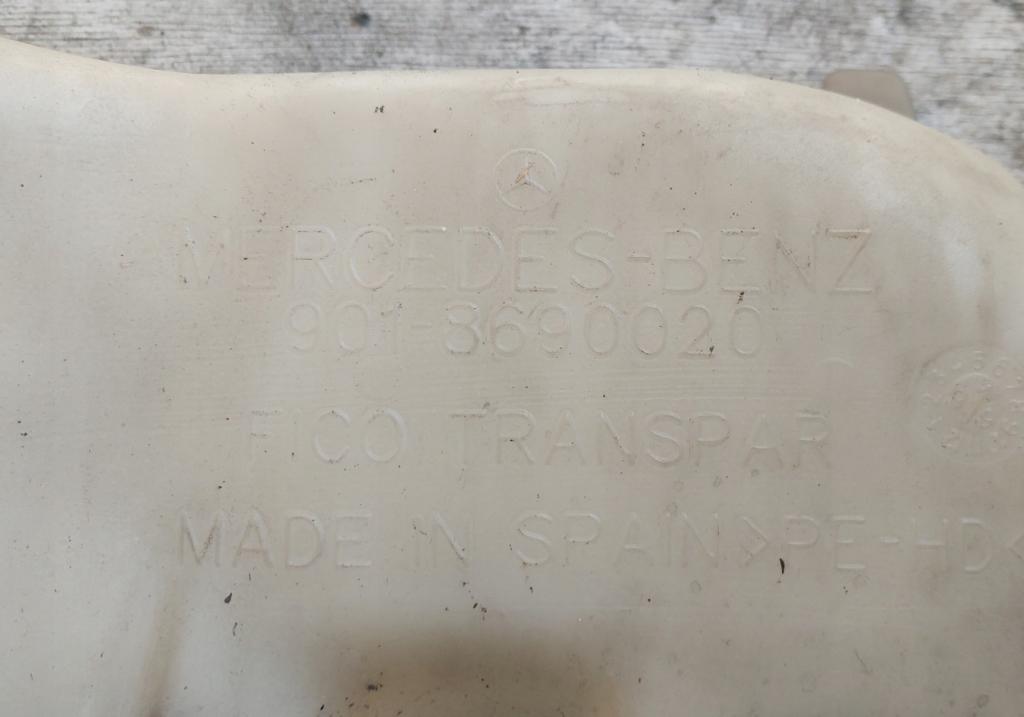 Volkswagen LT II 1996-2006 2.5 TDI diesel MT 75 kW 1999  Nádržka ostrekovačov 901-8690020