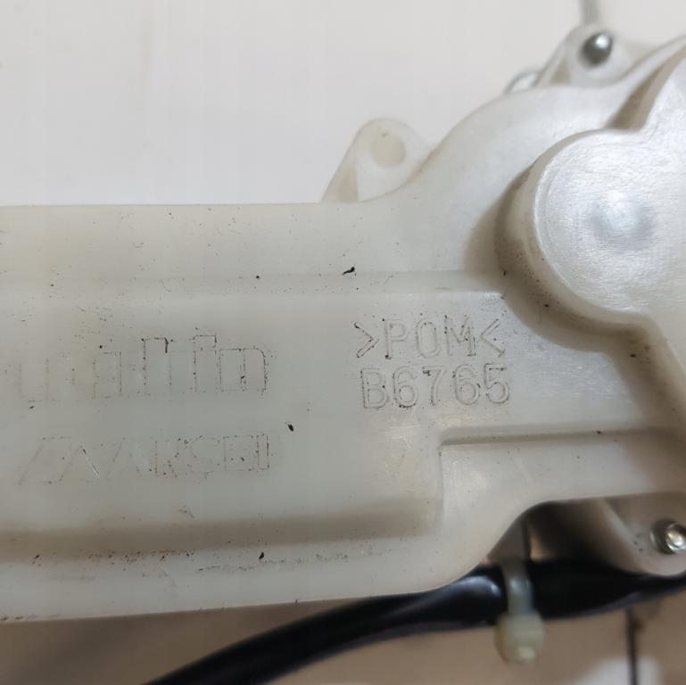 Suzuki SX4 I 2006-2014 hatchback 1.6 16v petrol MT 79 kW 2008  Zámok zadnej kapoty B6765