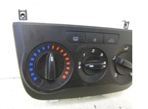 Fiat Punto Grande hatchback 1.4 petrol MT 57 kW 2008  Panel kúrenia/klimatizácie 7354479520