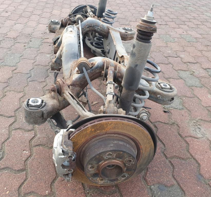 BMW 3 E90 2005-2013 1.8D 105 kW 2008  Náprava zadná