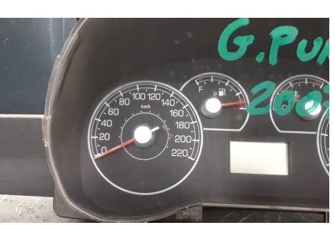 Fiat Punto Grande hatchback 1.2 8v petrol MT 48 kW 2006  Prístrojová doska 51803117