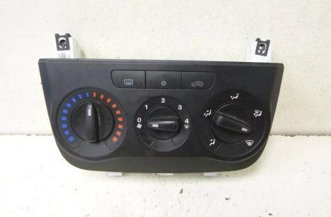 Fiat Punto Grande hatchback 1.4 petrol MT 57 kW 2008  Panel kúrenia/klimatizácie 7354479520