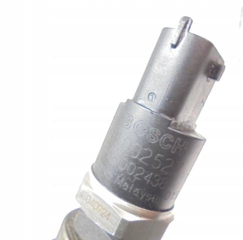 Volvo V70 II 1999-2007 combi 2.4 D5 diesel MT 120 kW 2003  Vstrekovacia lišta 0281002527 0445215010