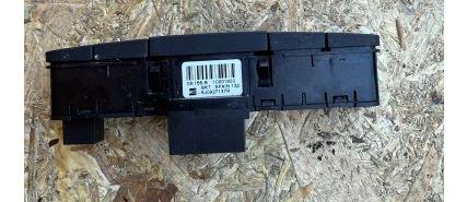 Seat Ibiza IV 6J 2008-2017 hatchback 1.4 16v petrol MT 63 kW 2009  Prepínač svetiel 6J0927137R