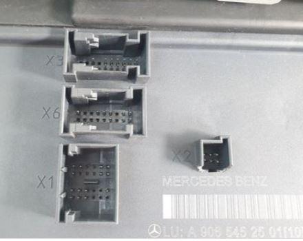 Volkswagen Crafter 2006-2016 hatchback 2.5 TDI diesel MT 100 kW 2006  Poistková skrinka A9065452501 A9065450501 A9064420500