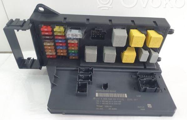 Volkswagen Crafter 2006-2016 hatchback 2.5 TDI diesel MT 100 kW 2006  Poistková skrinka A9065452501 A9065450501 A9064420500