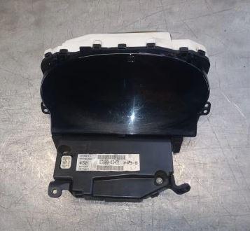Toyota Yaris I 1999-2005 hatchback 1.4 D4D diesel MT 55 kW 2002  Prístrojová doska 83800-0D451