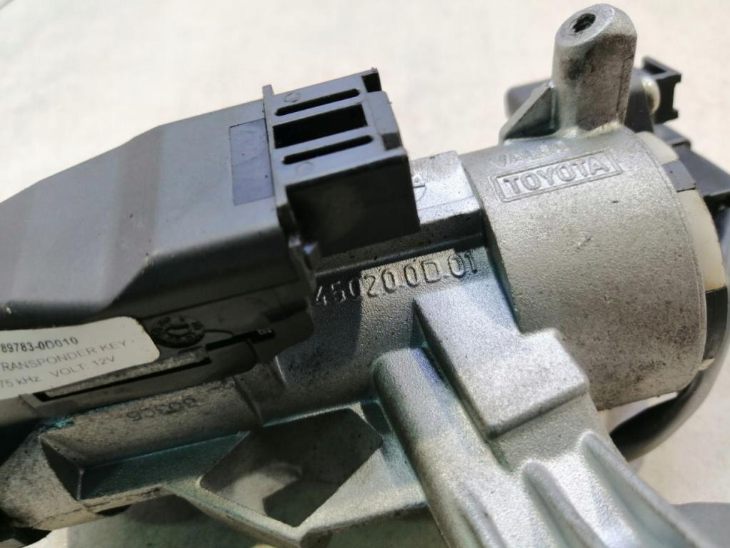 Toyota Yaris I 1999-2005 hatchback 1.0 VVTI petrol MT 48 kW 2000  Spínacia skrinka 450200D01