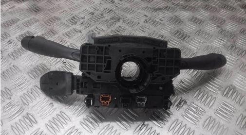 Peugeot 307 hatchback 1.6 16v petrol MT 80 kW 2002  Prepínač smeroviek 96530935XT