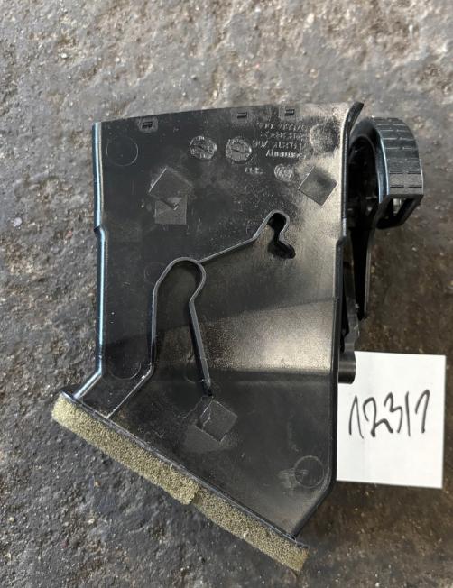 Volkswagen Transporter T5  LIFT 2003-2015 1.9 TDI diesel MT 75 kW 2007  Mriežka kúrenia (fukár)  7E0815706A