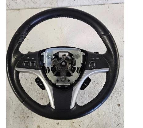 Suzuki Kizashi sedan 2.4 petrol MT 131 kW 2012  Volant