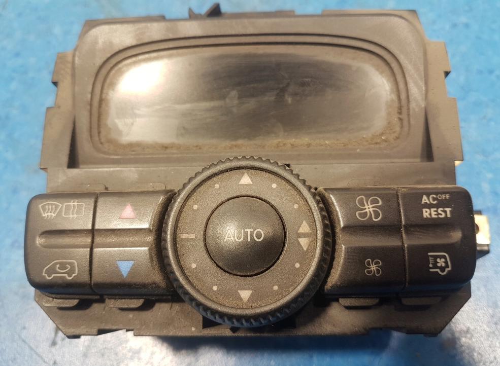 Mercedes VIANO W639 Panel kúrenia/klimatizácie A6394461628KZ
