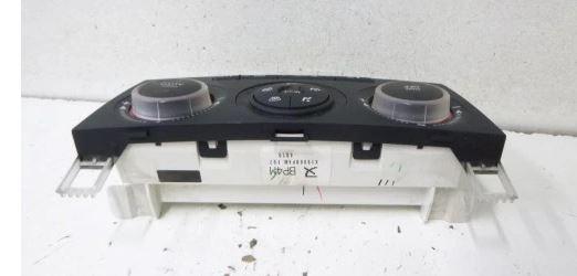 Mazda 3 I BK 2003-2009 sedan 1.6 petrol MT 77 kW 2004  Panel kúrenia/klimatizácie K1900BP4M