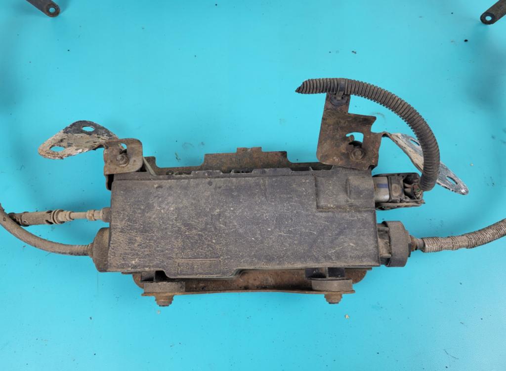 Renault Laguna III 2007-2015 hatchback 2.0 DCI diesel MT 110 kW 2008  Ručná brzda 360100002N