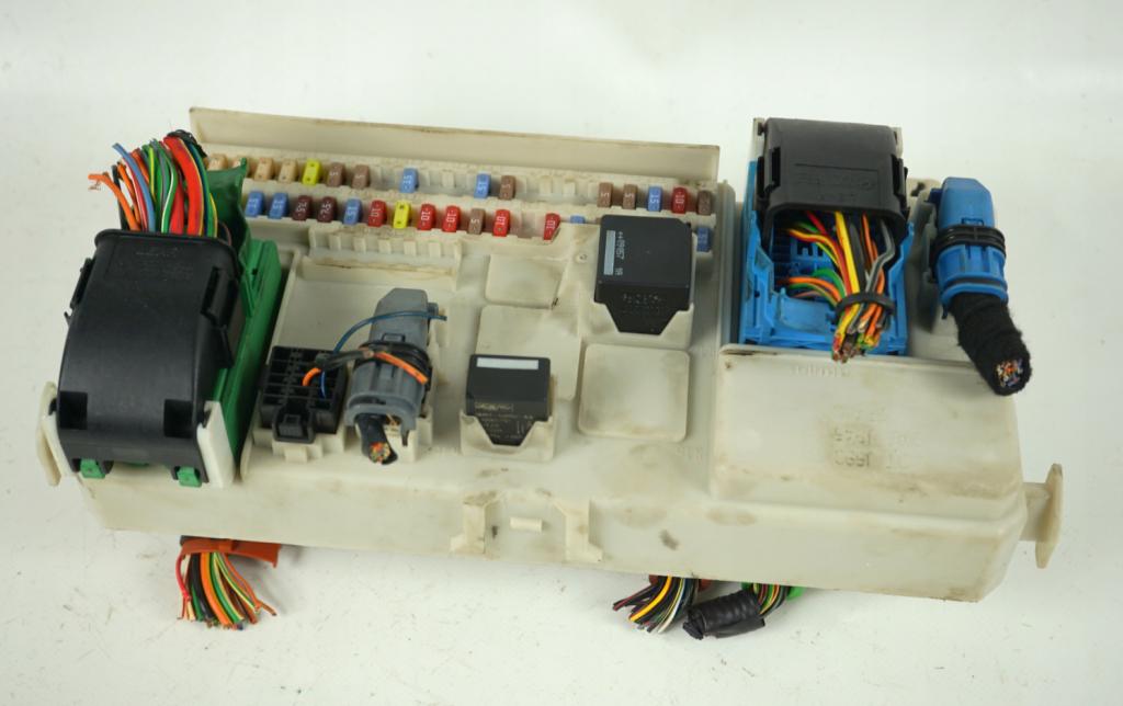 Volvo V50 combi 2.0 D diesel MT 100 kW 2006  Modul BSI 31254903 31268178
