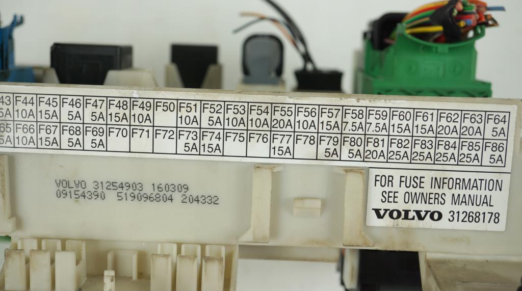 Volvo V50 combi 2.0 D diesel MT 100 kW 2006  Modul BSI 31254903 31268178