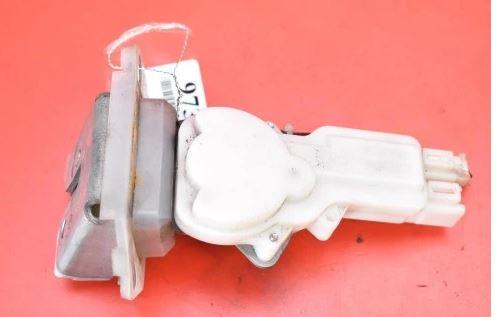 Suzuki SX4 I 2006-2014 hatchback 1.6 16v petrol MT 79 kW 2008  Zámok zadnej kapoty B6765
