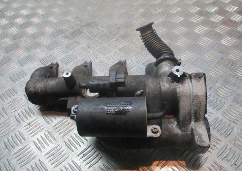 Renault Laguna II 2001-2007 hatchback 1.9 DCI diesel 88 kW 2002  Sacie potrubie 8200035819