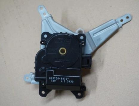 Toyota Land Cruiser J120 2002-2010 suv 3.0 D4D diesel 120 kW 2004  Motorček kúrenia 063700-8870
