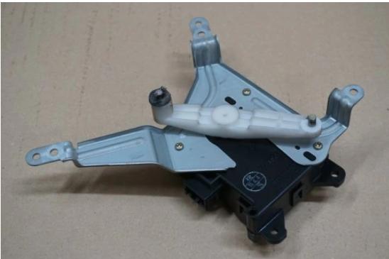 Toyota Land Cruiser J120 2002-2010 suv 3.0 D4D diesel 120 kW 2004  Motorček kúrenia 063700-8870
