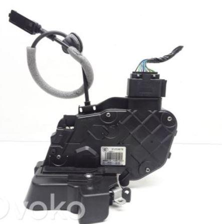 Volvo V70 III 2007-2016 combi 2.0 D diesel MT 100 kW 2008  Zámok dverí predný pravý 31253676