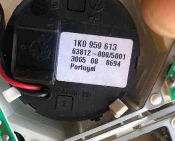 Volkswagen Golf V 2003-2009 hatchback 1.4 16v petrol MT 55 kW 2004  Osvetlenie interiéru 1K0959613