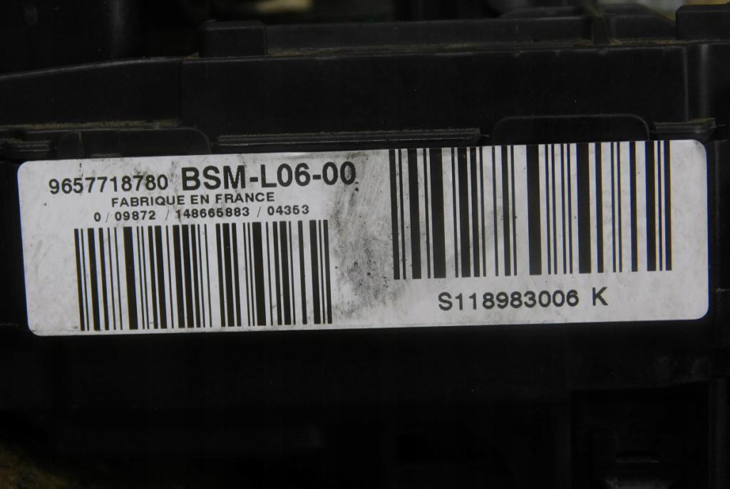 Citroen C5 I 2001-2008 hatchback 1.8 16v petrol MT 85 kW 2002  Poistková skrinka 9657718780 S118983006K