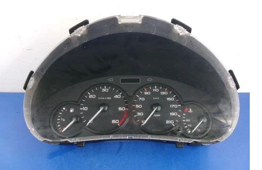 Peugeot 206 hatchback 1.9 D diesel MT 51 kW 2000  Prístrojová doska 9634961080