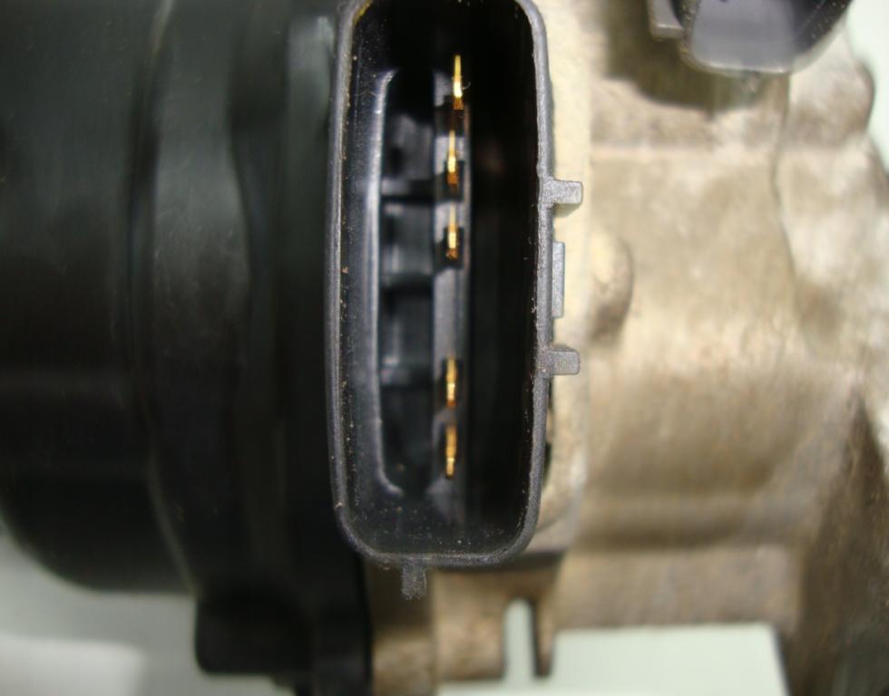 Nissan Micra K11 1992-2003 hatchback 1.0 16v petrol MT 44 kW 2001  Rozdeľovač 2100-99B03