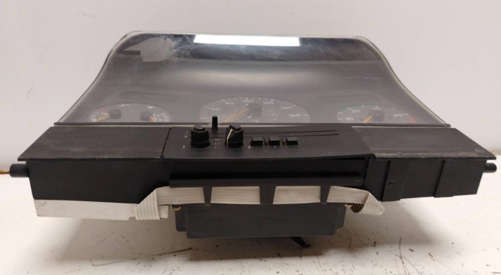 Volkswagen LT II 1996-2006 2.5 TDI diesel 80 kW 1999 Prístrojová doska 2D0919049M