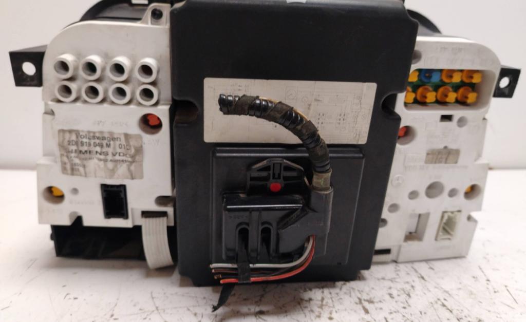 Volkswagen LT II 1996-2006 2.5 TDI diesel 80 kW 1999 Prístrojová doska 2D0919049M