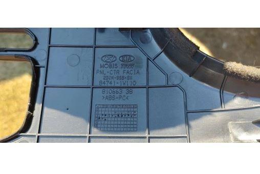 Kia Rio III 2011-2017 hatchback 1.2 16v petrol MT 62 kW 2012  Panel kúrenia/klimatizácie 84741-1W110