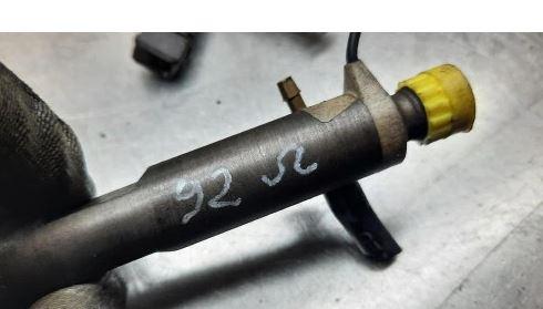 Audi A4 B5 1994-2001 combi 1.9 TDI diesel MT 81 kW 1999  Vstrekovač paliva 028130201S 028130201T