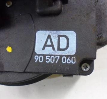 Opel Vectra B 1995-2002 sedan 1.6 petrol MT 55 kW 1996  Zámok dverí predný pravý AD90507060