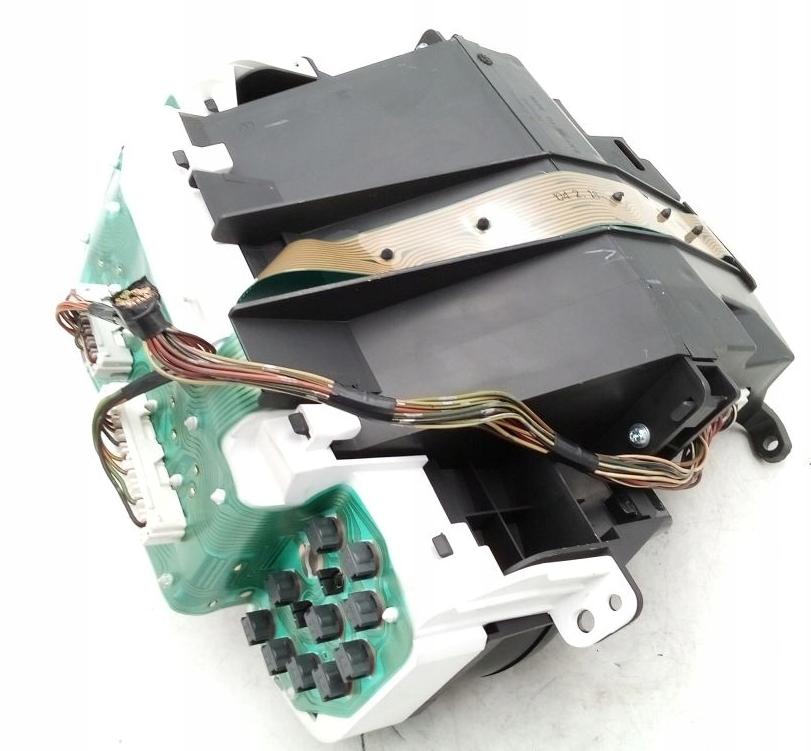 Toyota Yaris I 1999-2005 hatchback 1.4 D4D diesel 55 kW 2005 Prístrojová doska 83800-0D451