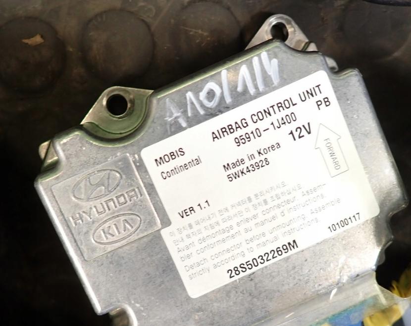 Hyundai I20 I 2008-2014 hatchback 1.2 16v petrol MT 62.5 kW 2014  Palubná doska