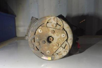 BMW 3 E36 1991-2000 sedan 2.0 petrol MT 110 kW 1996  Kompresor klimatizácie 8391474