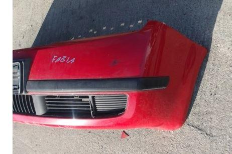 Skoda Fabia I 1999-2007 combi 1.2 petrol MT 47 kW 2004  Nárazník predný