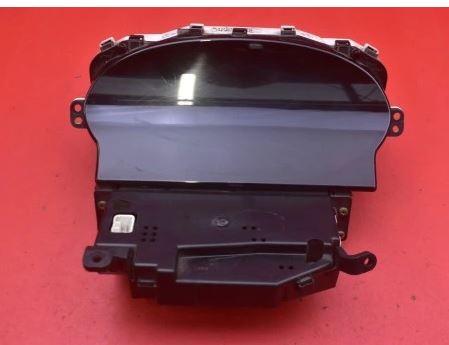 Toyota Yaris I 1999-2005 hatchback 1.0 16v petrol 50 kW 2001  Prístrojová doska 83800-52120