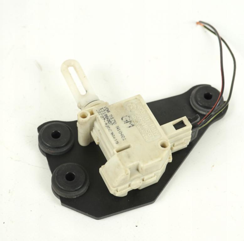 Opel Meriva A 2002-2010 hatchback 1.4 16v petrol MT 66 kW 2006  Zámok zadnej kapoty 13199007
