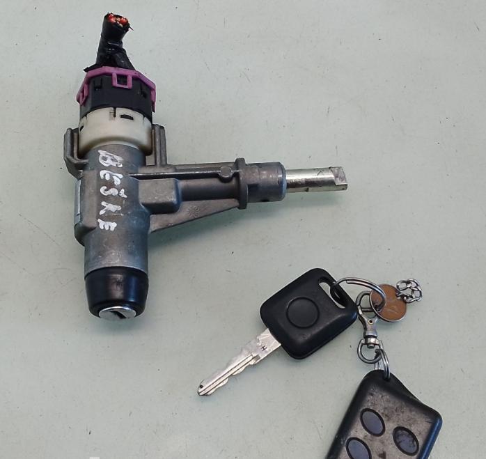 Audi 80 B4 1991-1994 sedan 2.0 8v petrol MT 85 kW 1992  Spínacia skrinka 893905851