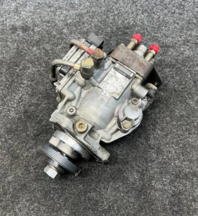 Ford Focus Mk1 1998-2004 hatchback 1.8 TDCI diesel MT 74 kW 2004  Vstrekovacie čerpadlo 0470004006 YS6Q9A543RD