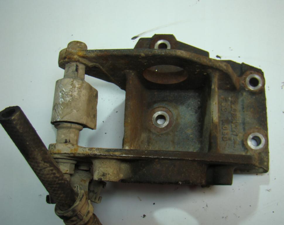 Opel Movano II 2003-2010 hatchback 2.5 CDTI diesel MT 74 kW 2005  Podpera poloosi 8200684227