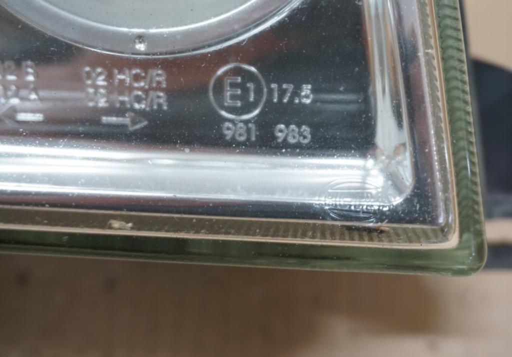 Nissan Terrano II 2002 Svetlo predné pravé