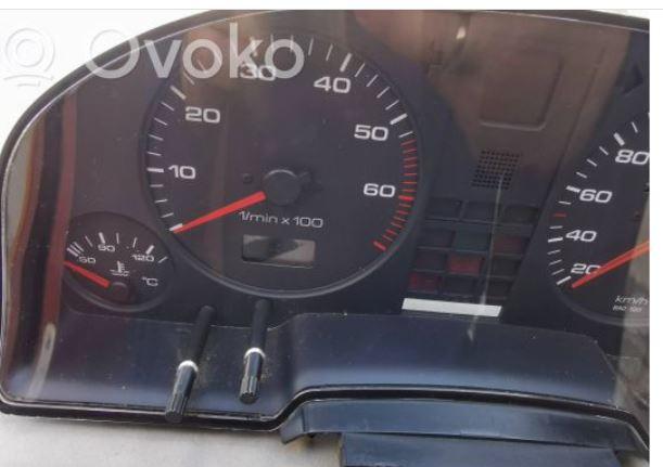Audi 80 B4 1991-1994 sedan 1.9 TDI diesel MT 66 kW 1993  Prístrojová doska 8A0919033G 110008563002