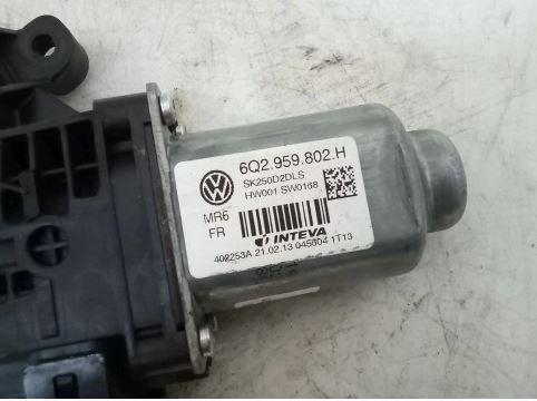 Skoda Fabia II 2007-2014 hatchback 1.4 TDI diesel MT 51 kW 2007  Motorček okien predný pravý 6Q2959802H