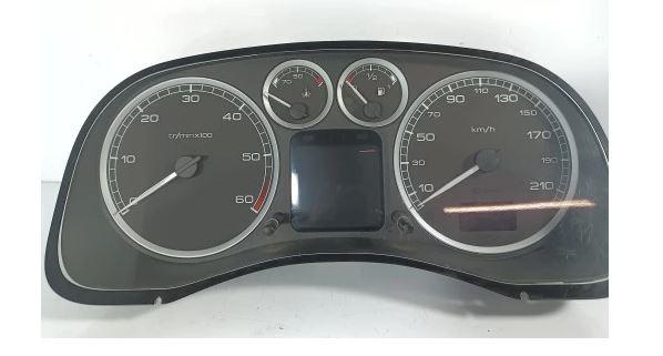 Peugeot 307 hatchback 2.0 HDI diesel MT 66 kW 2002 Prístrojová doska P9636708880E