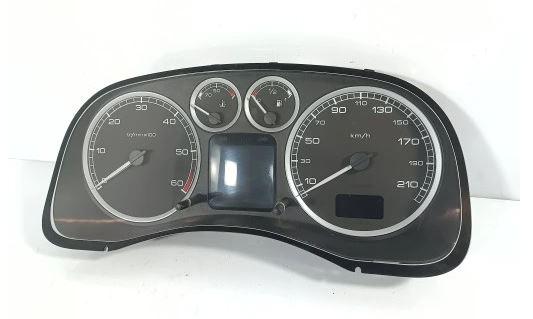 Peugeot 307 hatchback 2.0 HDI diesel MT 66 kW 2002 Prístrojová doska P9636708880E